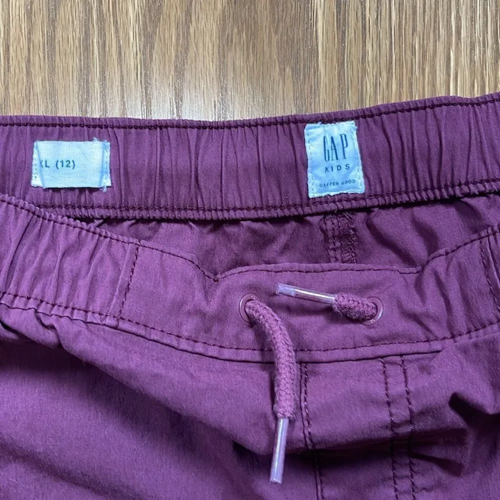 Gap kids utility shorts.  Drawstring waist.  Size boys XL.